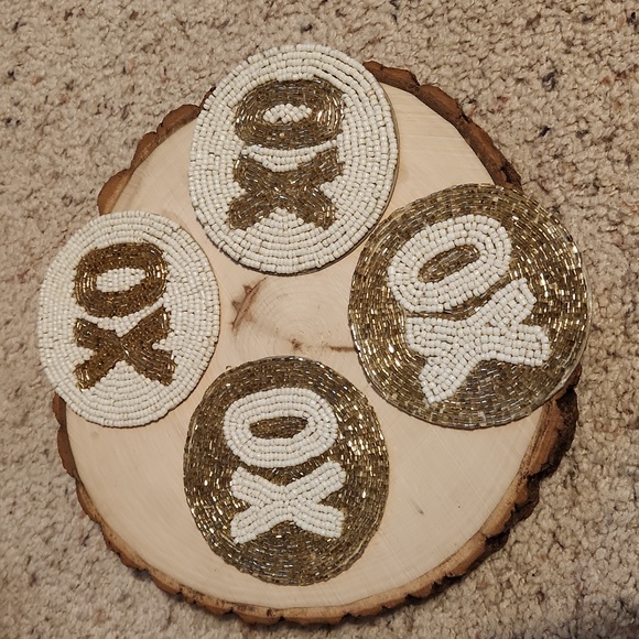 Set of 4 Beaded XO Design Coasters Gold & White - Picture 1 of 4